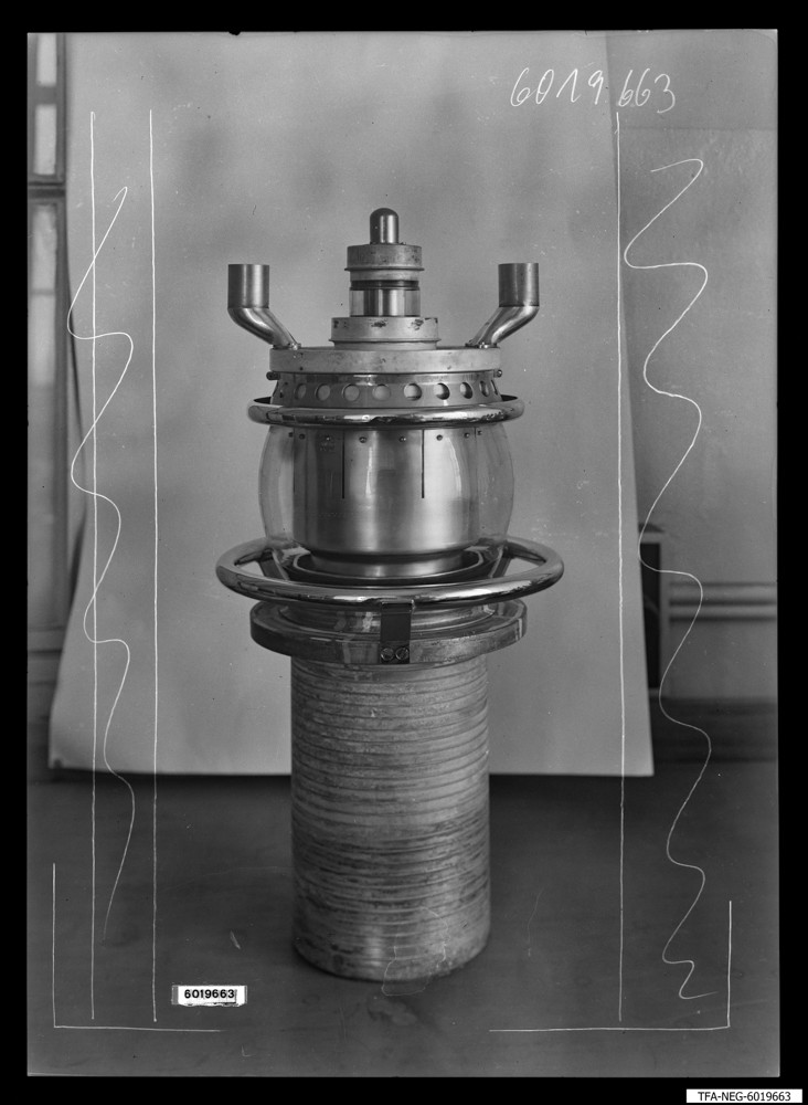 Findbucheintrag: Senderöhre SRW 359; Foto, 25. November 1960 (www.industriesalon.de CC BY-SA)
