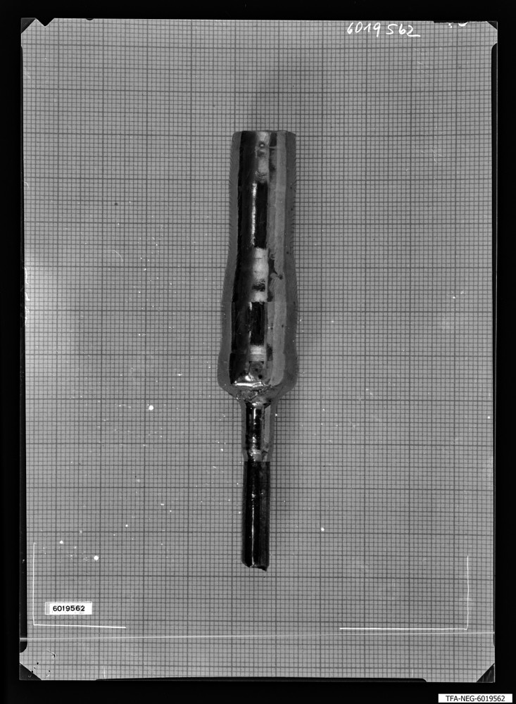 Findbucheintrag: Silizium-Einkristall; Foto, 13. Oktober 1960 (www.industriesalon.de CC BY-SA)