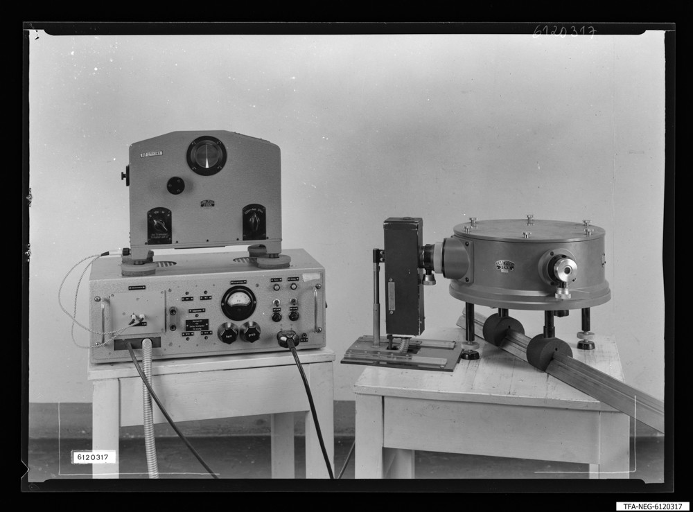 Findbucheintrag: Spektralfotometer, Bild 5; Foto, 26. Juni 1961 (www.industriesalon.de CC BY-SA)