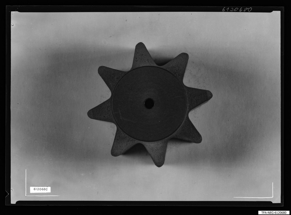 Findbucheintrag: SRS 456 Anodenkörper von oben, Bild 3; Foto, November 1961 (www.industriesalon.de CC BY-SA)