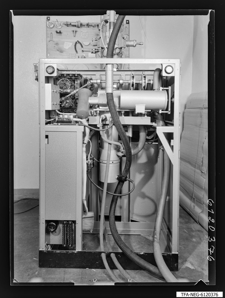 Findbucheintrag: Stativ SEM 3; Foto, 13. Juli 1961 (www.industriesalon.de CC BY-SA)