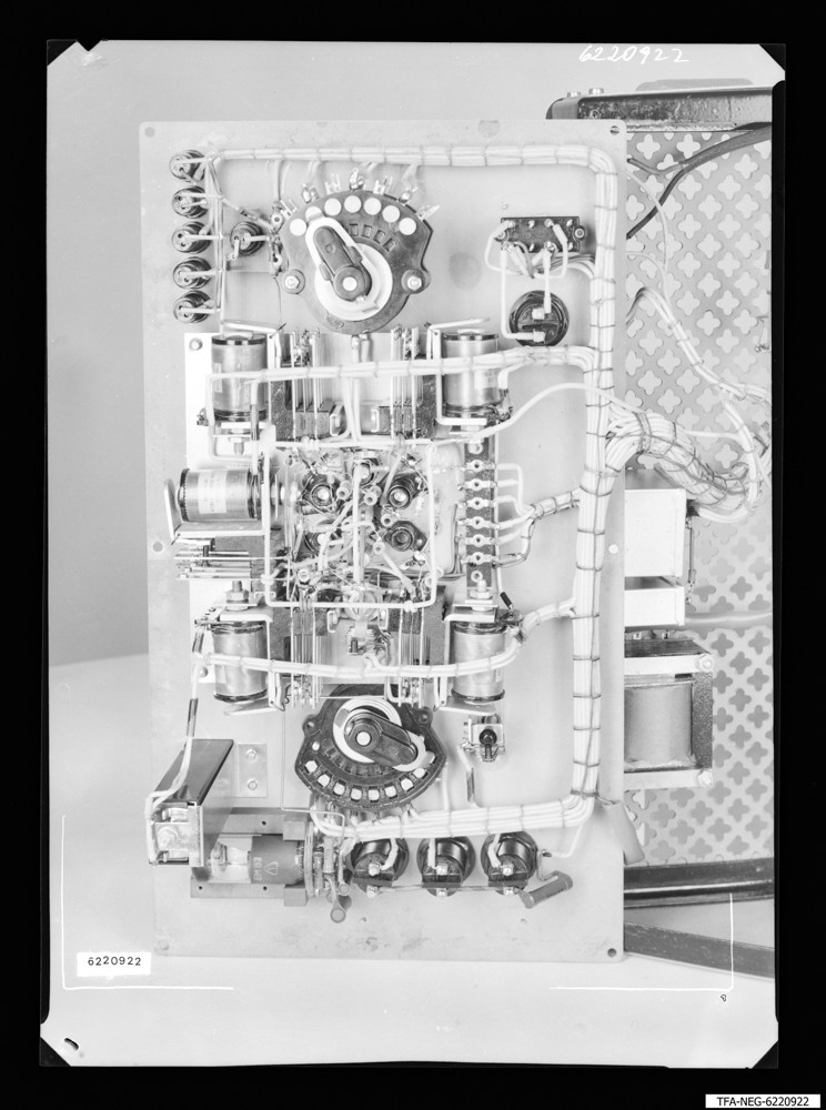 Findbucheintrag: System-Prüfgerät, Bild 3; Foto, 2. Februar 1962 (www.industriesalon.de CC BY-SA)
