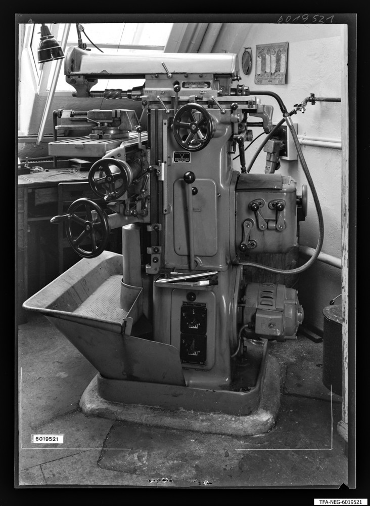 Findbucheintrag: Werkzeugmaschine Fräsmaschine FU Duplex; Foto, 26. September 1960 (www.industriesalon.de CC BY-SA)