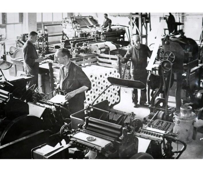 Große Arbeitshalle; Foto, 1947 (www.industriesalon.de CC BY-SA)