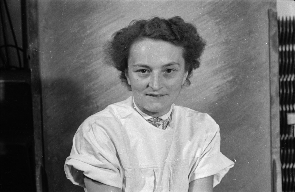 Paßfoto Frau Thurley; Foto, Oktober 1955 (www.industriesalon.de CC BY-NC-SA)