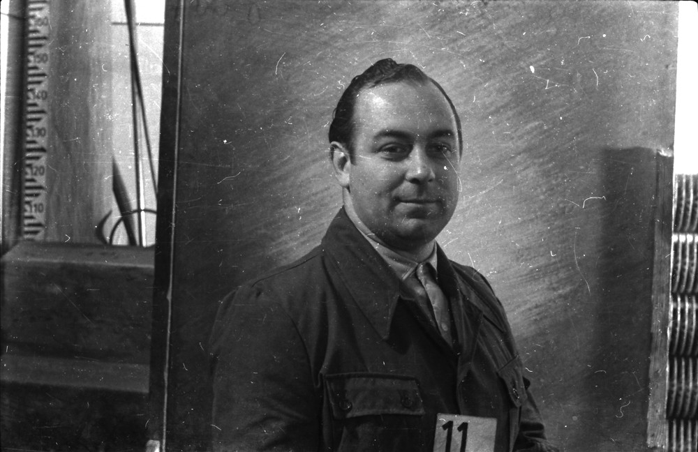 Portrait Dienstausweis, Mann mit Kartennummer 11.; Foto, Oktober 1955 (www.industriesalon.de CC BY-NC-SA)