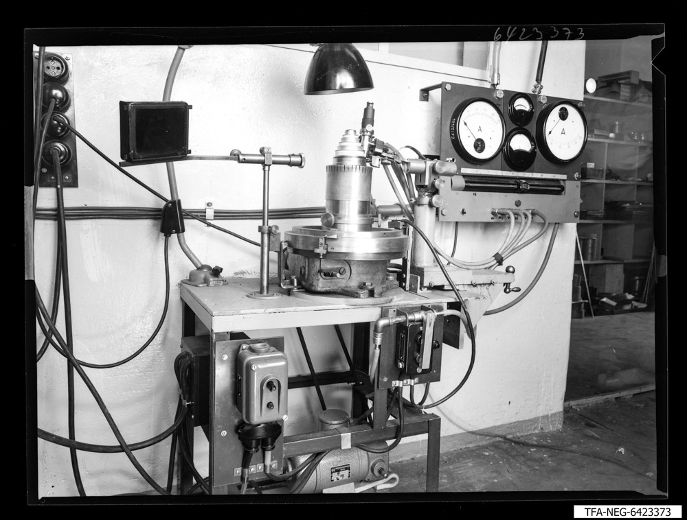 E-Schweißanlage, Bild 2; Foto 1964 (www.industriesalon.de CC BY-SA)