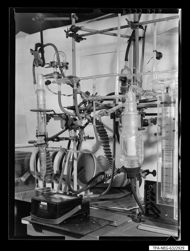 Epitaxie Apparat, Bild 1; Foto 1963 (www.industriesalon.de CC BY-SA)