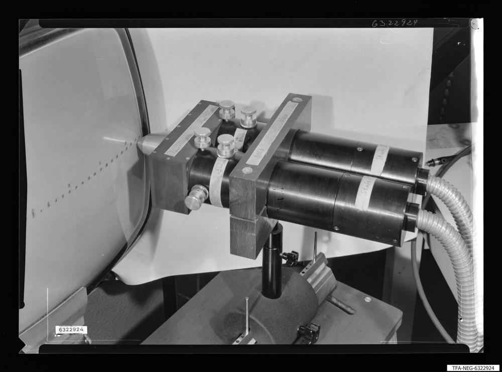 Farbhomogenitätsmeßgerät; Foto 1963 (www.industriesalon.de CC BY-SA)