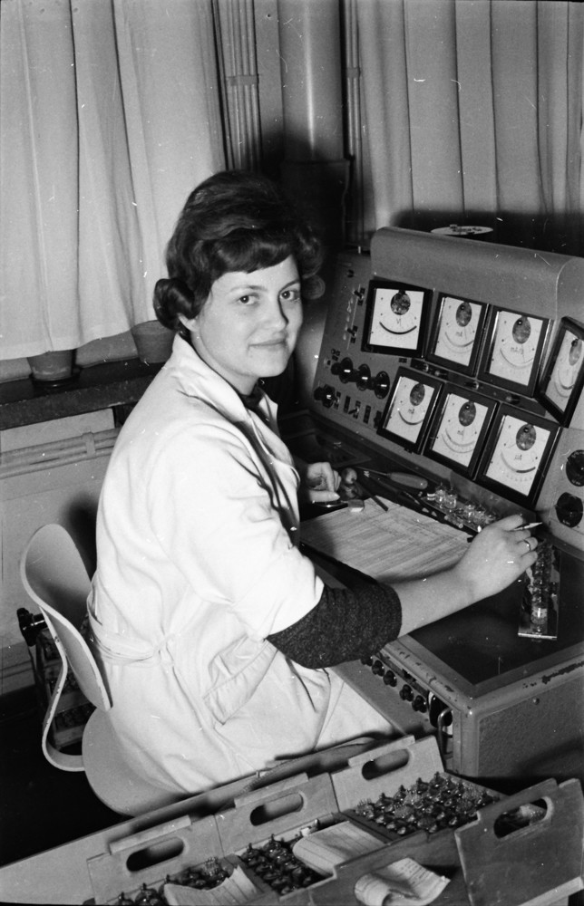 Fotoserie 'Frauen, die ausgezeichnet wurden', Bild 11; Foto 1963 (www.industriesalon.de CC BY-NC-SA)
