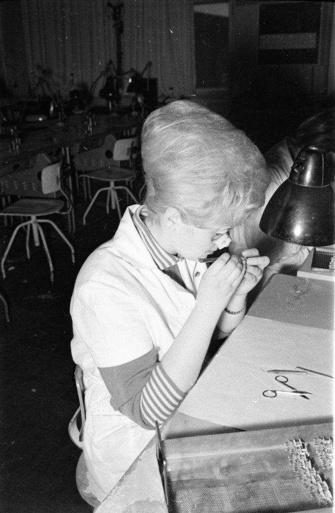 Fotoserie 'Frauen, die ausgezeichnet wurden', Bild 15; Foto 1963 (www.industriesalon.de CC BY-NC-SA)