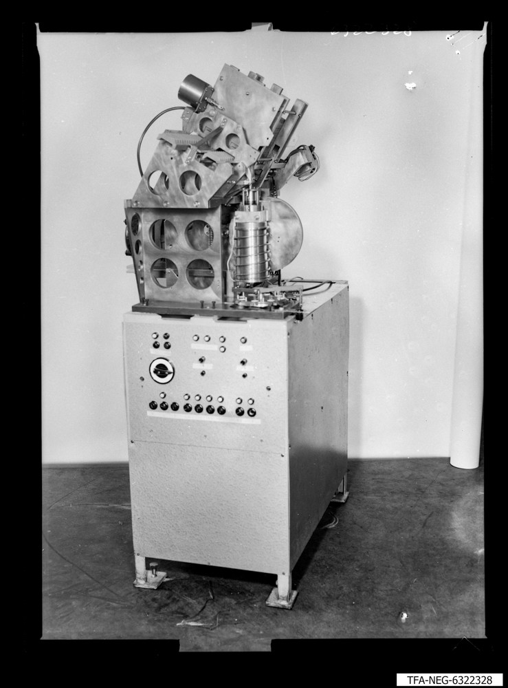 Gitterbeschickeinrichtung, Bild 5; Foto 1963 (www.industriesalon.de CC BY-SA)
