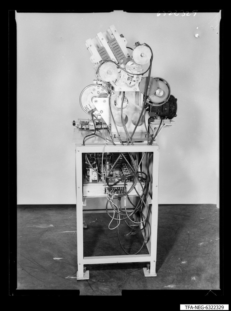 Gitterbeschickeinrichtung, Bild 6; Foto 1963 (www.industriesalon.de CC BY-SA)
