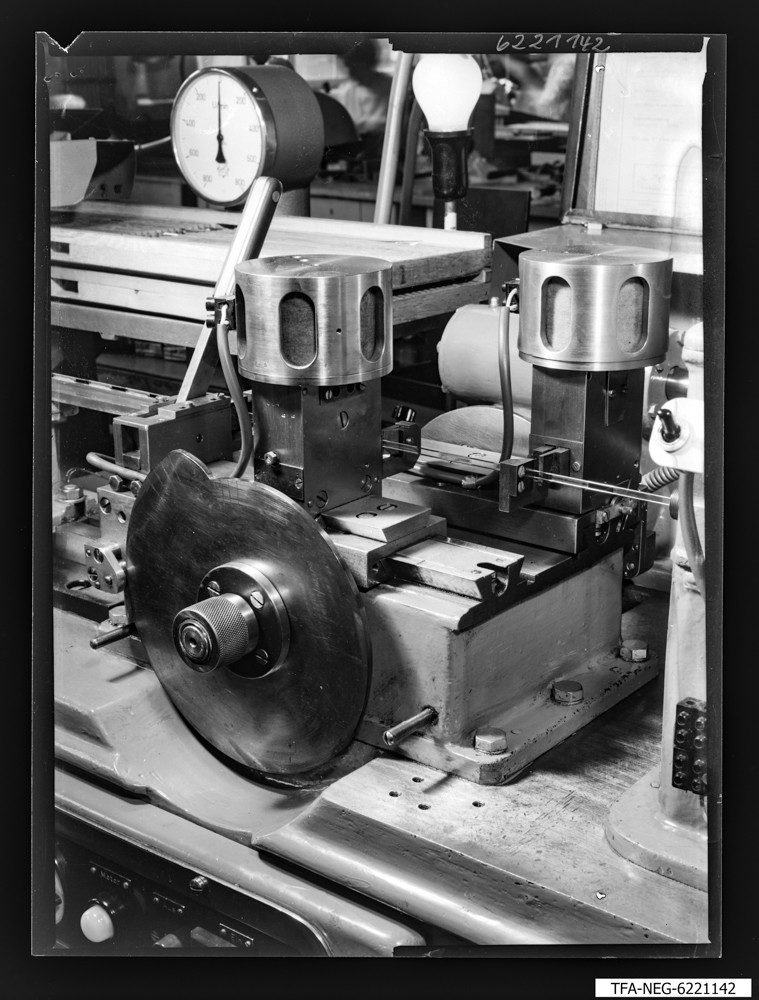 Gitterwickelmaschine, Bild 3; Foto 1962 (www.industriesalon.de CC BY-SA)