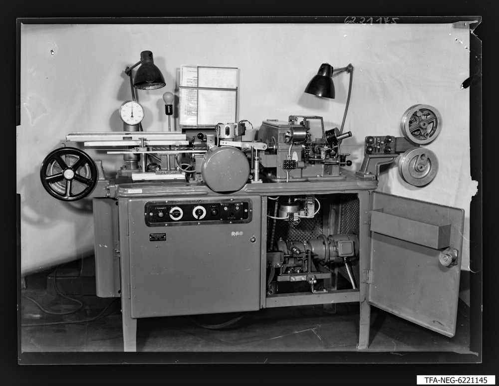 Gitterwickelmaschine, Bild 6; Foto 1962 (www.industriesalon.de CC BY-SA)