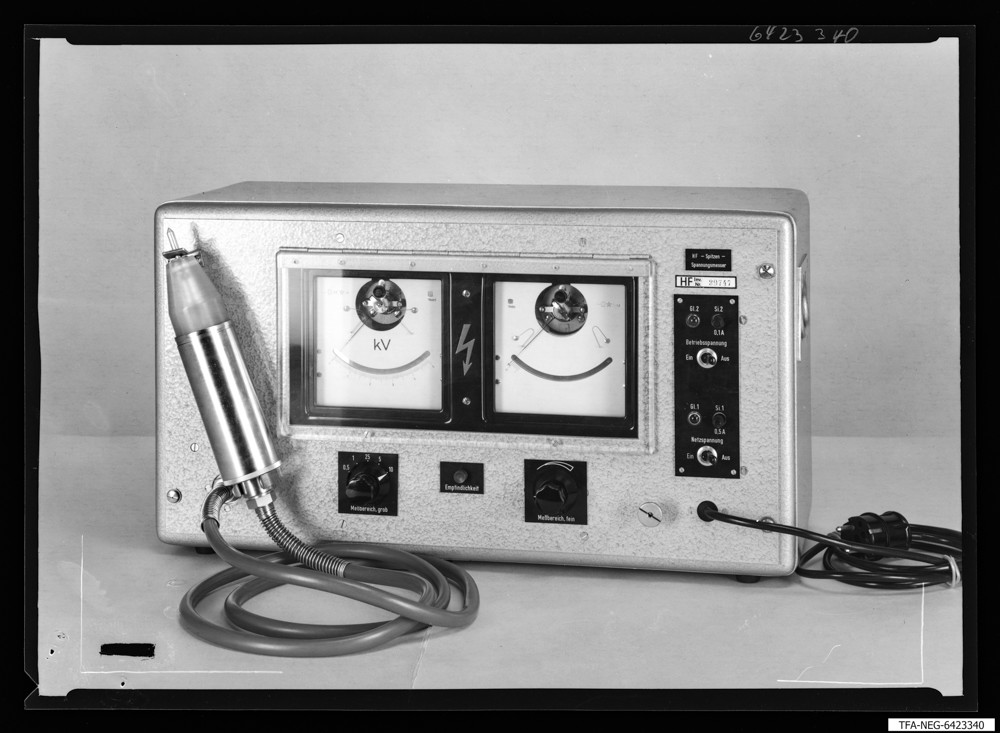 HF-Spitzenspannungmeßer; Foto 1964 (www.industriesalon.de CC BY-SA)