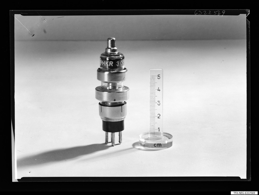 HKR 303 "WF" mit Maßstab; Foto 1963 (www.industriesalon.de CC BY-SA)