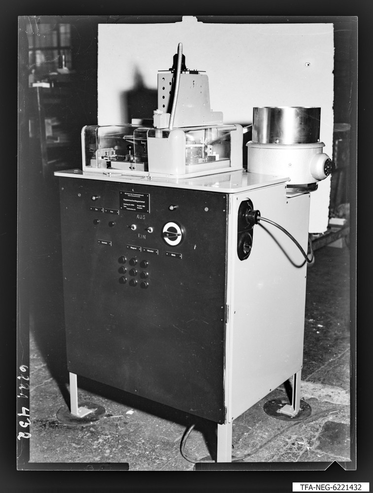 Kappennachschlag-Automat [?] M 1514, Bild 4; Foto 1962 (www.industriesalon.de CC BY-SA)