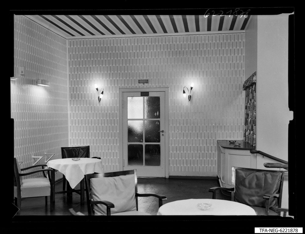 Kulturhaus Foyer Lesesaal; Foto 1962 (www.industriesalon.de CC BY-SA)
