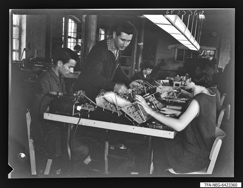 Lehrwerkstatt Alt-Stralau, Bild 6, Foto 1964 (www.industriesalon.de CC BY-NC-SA)