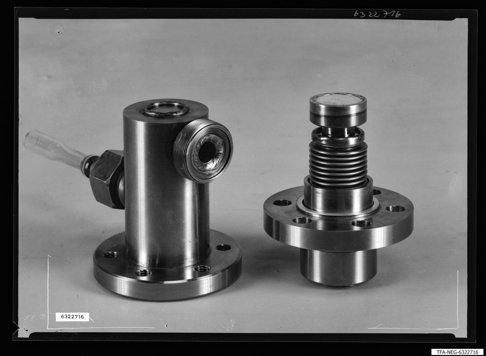 Löt und Schweißteile, Bild 2; Foto 1963 (www.industriesalon.de CC BY-SA)