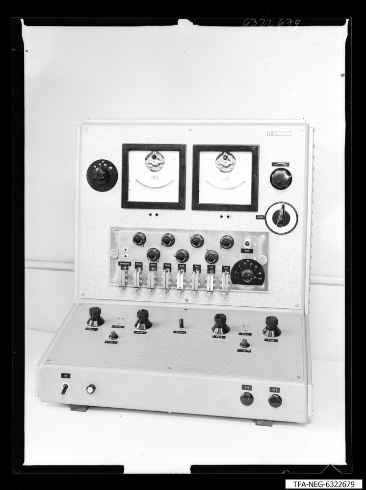 Messgerät für Spezialdioden; Foto 1963 (www.industriesalon.de CC BY-SA)
