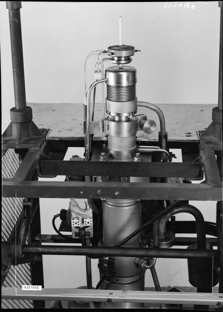 Pumpgestell, bewegliche Pfeife [?]; Foto 1962 (www.industriesalon.de CC BY-SA)