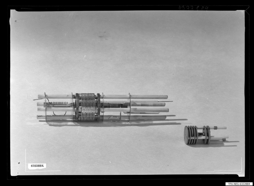 Quadrupolröhre, Bild 1; Foto 1963 (www.industriesalon.de CC BY-SA)