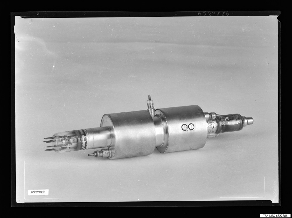 Quadrupolröhre, Bild 3; Foto 1963 (www.industriesalon.de CC BY-SA)