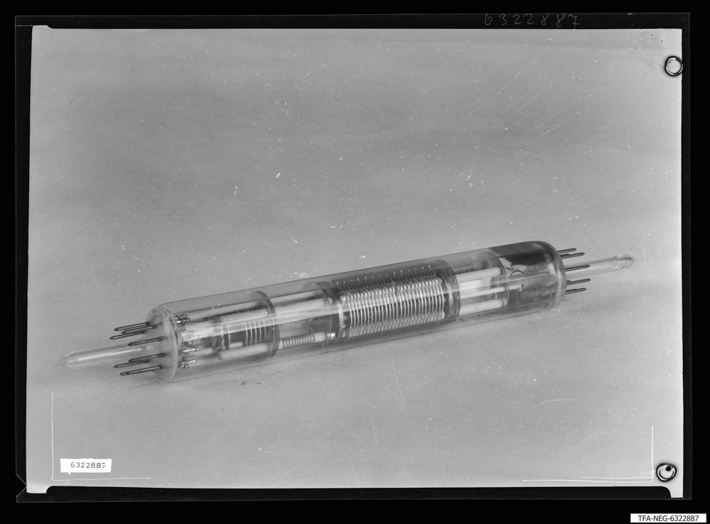 Quadrupolröhre, Bild 4; Foto 1963 (www.industriesalon.de CC BY-SA)