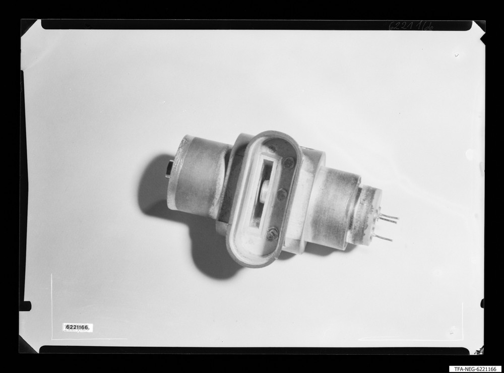Reflex-Klystron KR 90, Bild 2; Foto 1962 (www.industriesalon.de CC BY-SA)