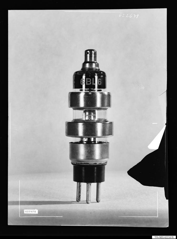 Röhre 6 B L 6 ohne Maßstab, Bild 1; Foto 1962 (www.industriesalon.de CC BY-SA)