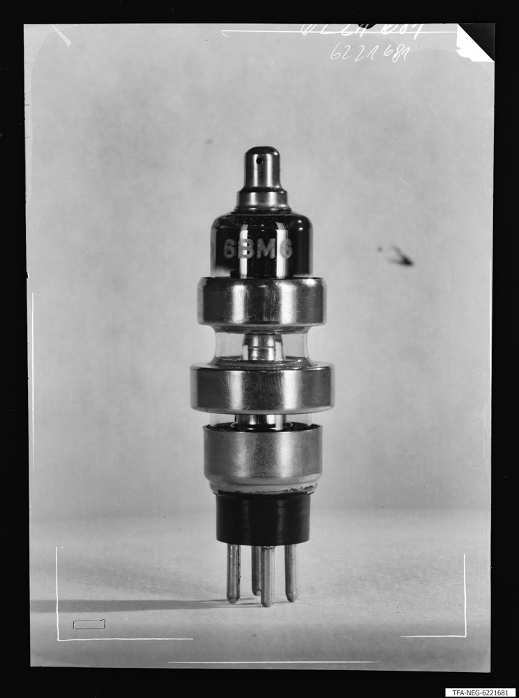 Röhre 6 B M 6 ohne Maßstab, Bild 2; Foto 1962 (www.industriesalon.de CC BY-SA)
