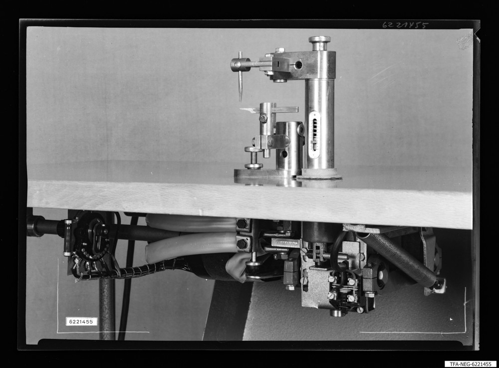 Schweißmaschine, Bild 5; Foto 1962 (www.industriesalon.de CC BY-SA)