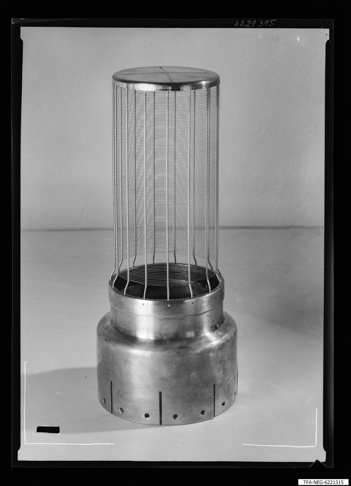 Senderöhre SR V 355 Einzelteile, Bild 2; Foto 1962 (www.industriesalon.de CC BY-SA)