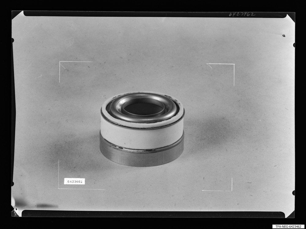 Senderöhre SRL 460 ohne WF Ring; Foto 1964 (www.industriesalon.de CC BY-SA)