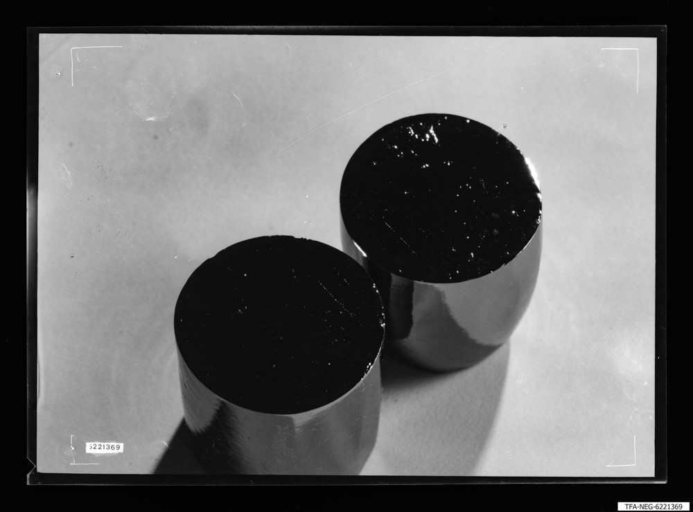 Si-Kristall , Bild 5; Foto 1962 (www.industriesalon.de CC BY-SA)