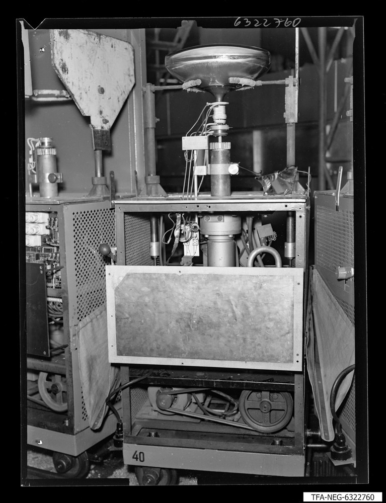 Systemglühen, Bild 1; Foto 1963 (www.industriesalon.de CC BY-SA)