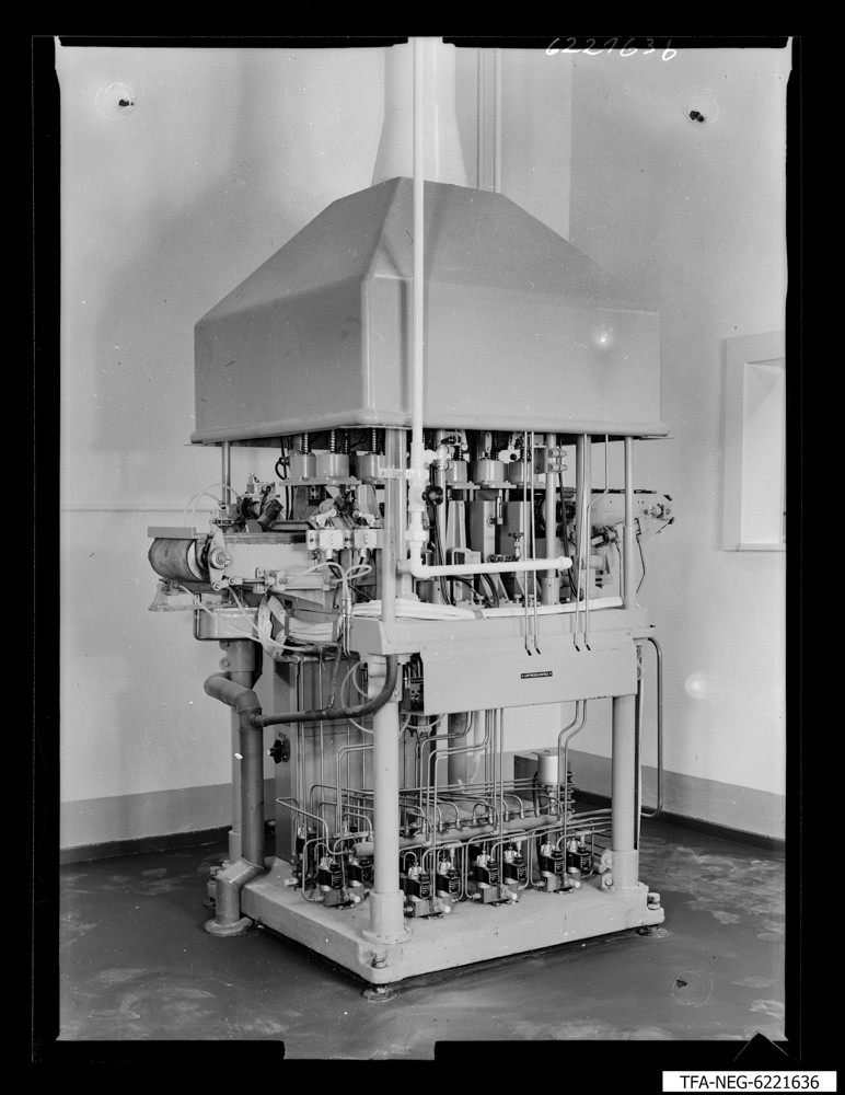Verzinneinrichtung; Foto 1962 (www.industriesalon.de CC BY-SA)