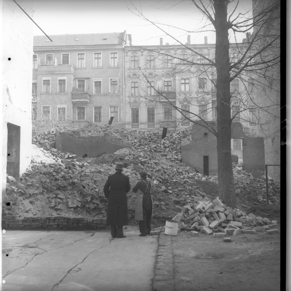Negativ: Gelände, Hohenfriedbergstraße 6, 1951 (Museen Tempelhof-Schöneberg/Herwarth Staudt CC BY-NC-SA)