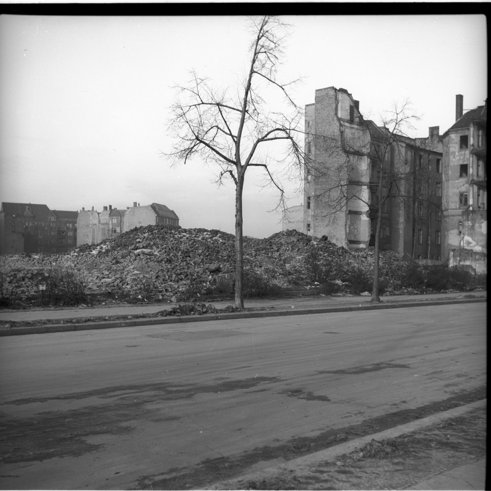 Negativ: Gelände, Landshuter Straße 18, 1953 (Museen Tempelhof-Schöneberg/Herwarth Staudt CC BY-NC-SA)