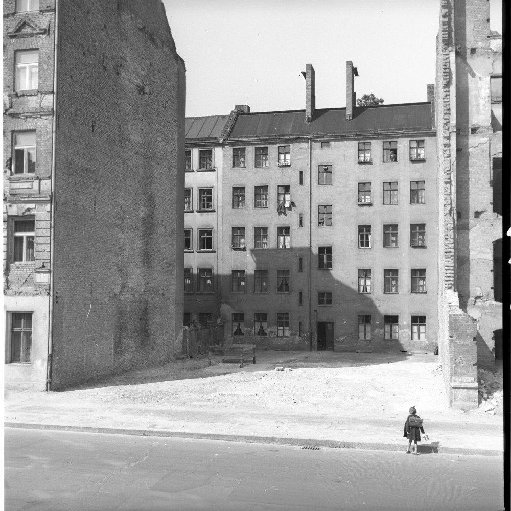 Negativ: Gelände, Leberstraße 76, 1953 (Museen Tempelhof-Schöneberg/Herwarth Staudt CC BY-NC-SA)