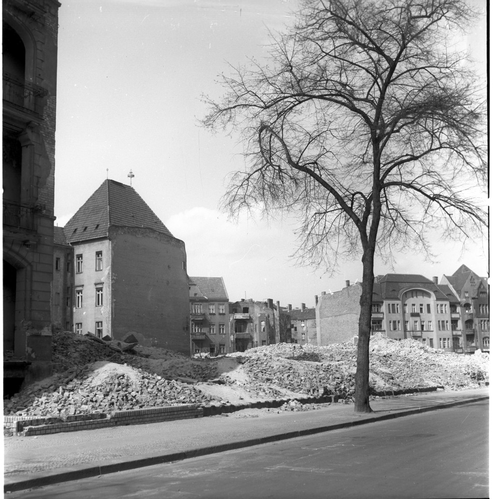 Negativ: Gelände, Wielandstraße 4-5, 1953 (Museen Tempelhof-Schöneberg/Herwarth Staudt CC BY-NC-SA)