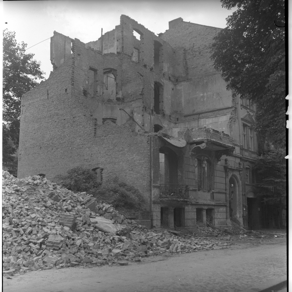 Negativ: Ruine, Albestraße 35, 1950 (Museen Tempelhof-Schöneberg/Herwarth Staudt CC BY-NC-SA)