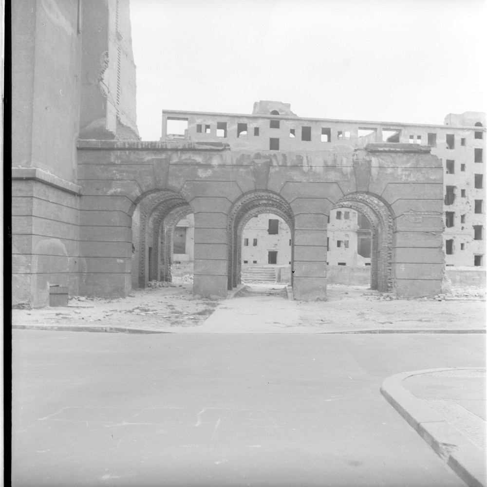 Negativ: Ruine, Am Rathaus 2, 1953 (Museen Tempelhof-Schöneberg/Herwarth Staudt CC BY-NC-SA)