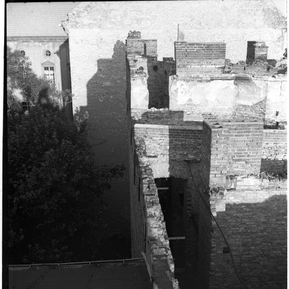 Negativ: Ruine, An der Apostelkirche 5, 1951 (Museen Tempelhof-Schöneberg/Herwarth Staudt CC BY-NC-SA)