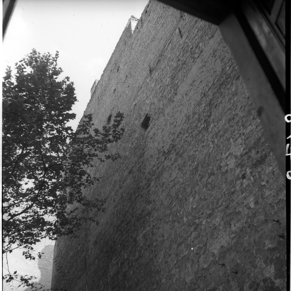 Negativ: Ruine, An der Apostelkirche 5, 1951 (Museen Tempelhof-Schöneberg/Herwarth Staudt CC BY-NC-SA)