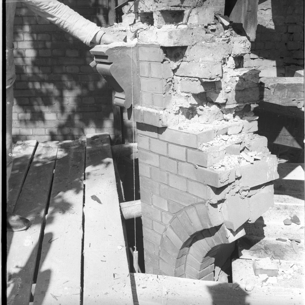 Negativ: Ruine, Apostel-Kirche, 1951 (Museen Tempelhof-Schöneberg/Herwarth Staudt CC BY-NC-SA)