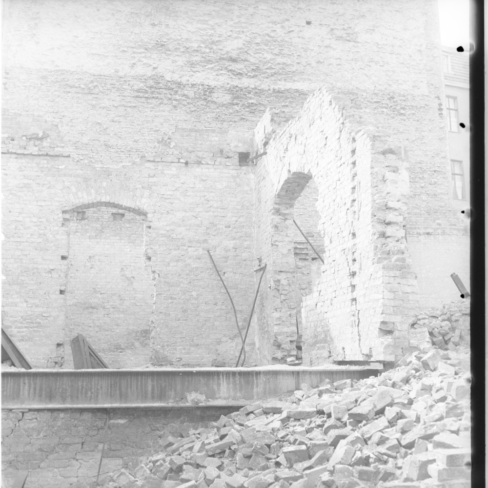 Negativ: Ruine, Augsburger Straße 15, 1951 (Museen Tempelhof-Schöneberg/Herwarth Staudt CC BY-NC-SA)