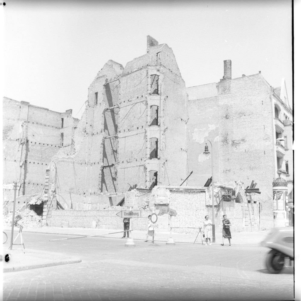 Negativ: Ruine, Augsburger Straße 20, 1951 (Museen Tempelhof-Schöneberg/Herwarth Staudt CC BY-NC-SA)